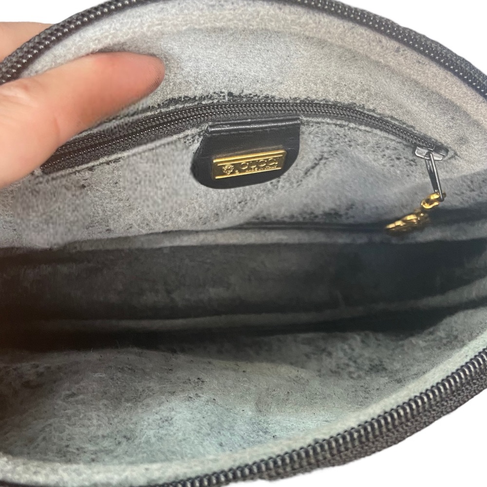 ** SOLD ** Vintage Gucci Crossbody - Picture 6 of 11